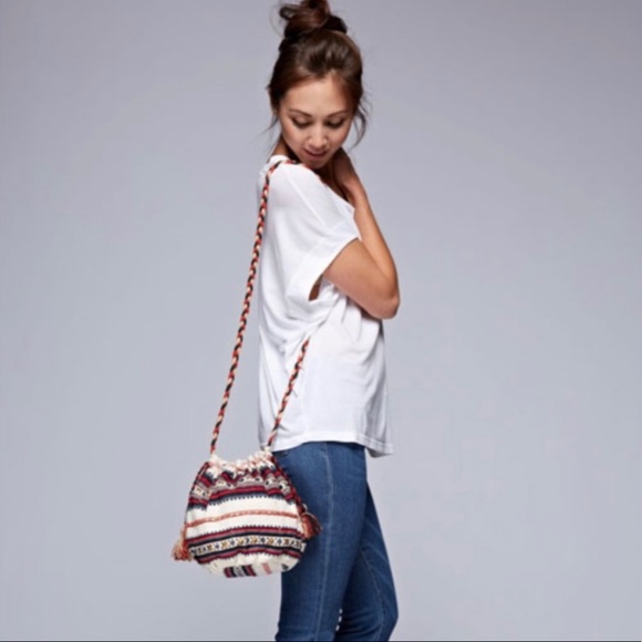 NEW• Red/Blue Multi Boho Bucket Bag - Picture 2 of 8